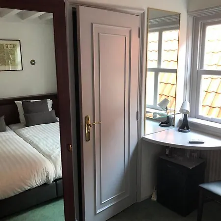 In Den Verdwaalde Koogel Hotel