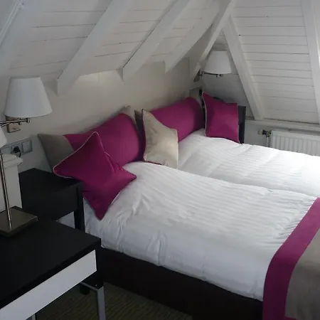 In Den Verdwaalde Koogel Hotel