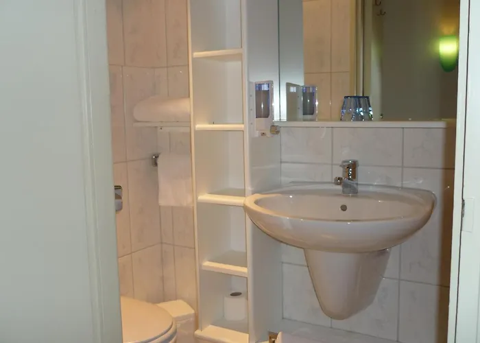 沃德瓦德库戈尔酒店 酒店 3*